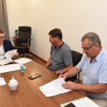 podpisanie umowy na budowę kanalizacji w Lednicy Górnej i Sułkowie z Artur Kozioł